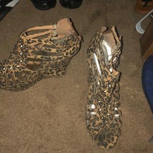 Cheetah print wedges size : 11